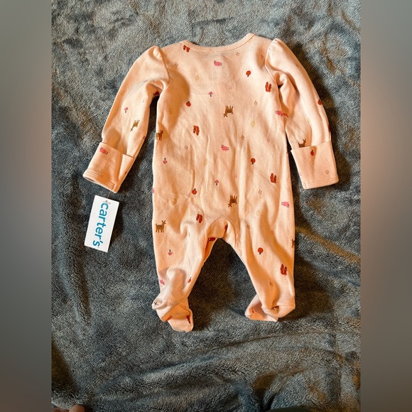 New born Carter's snap pajamas - Picture 2 of 6